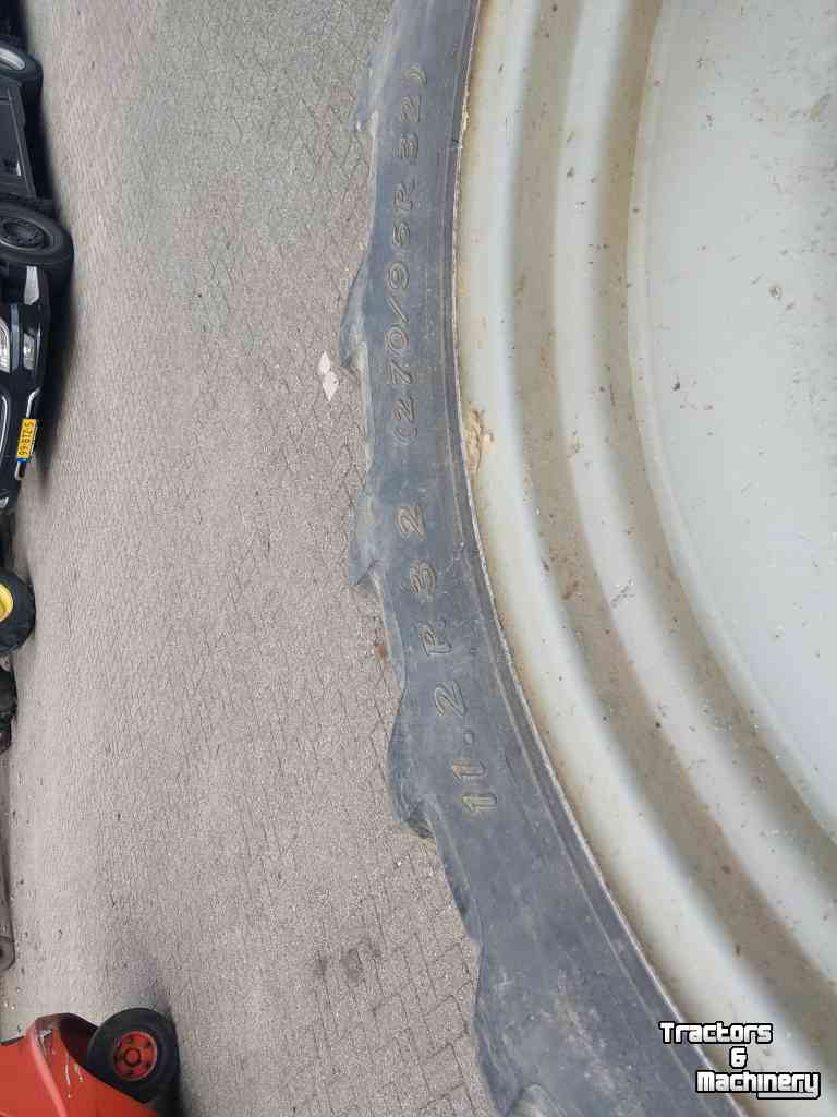 Räder, Reifen, Felgen & Distanzringe Massey Ferguson Cultuur wielen 270/95 R48 270/95 R32