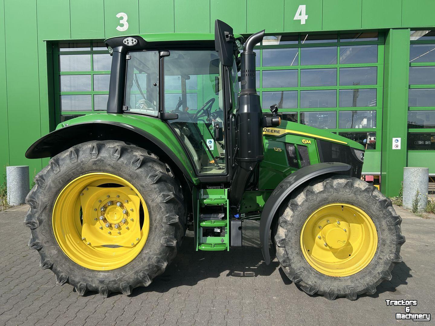 Schlepper / Traktor John Deere 6M 125