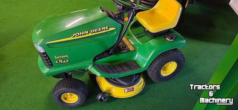 Aufsitzrasenmäher John Deere LT155