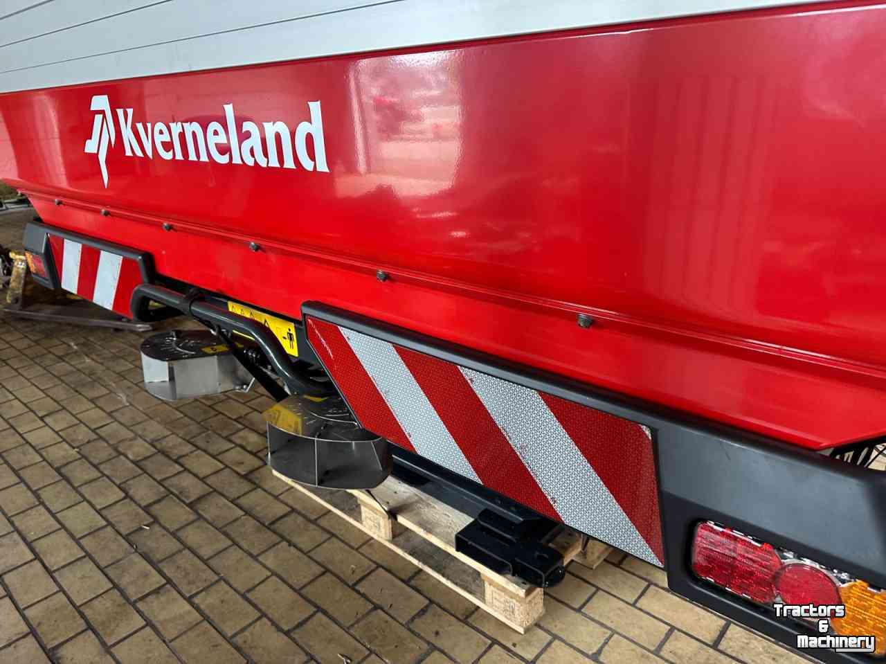 Düngerstreuer Kverneland TL 1875 Geospread