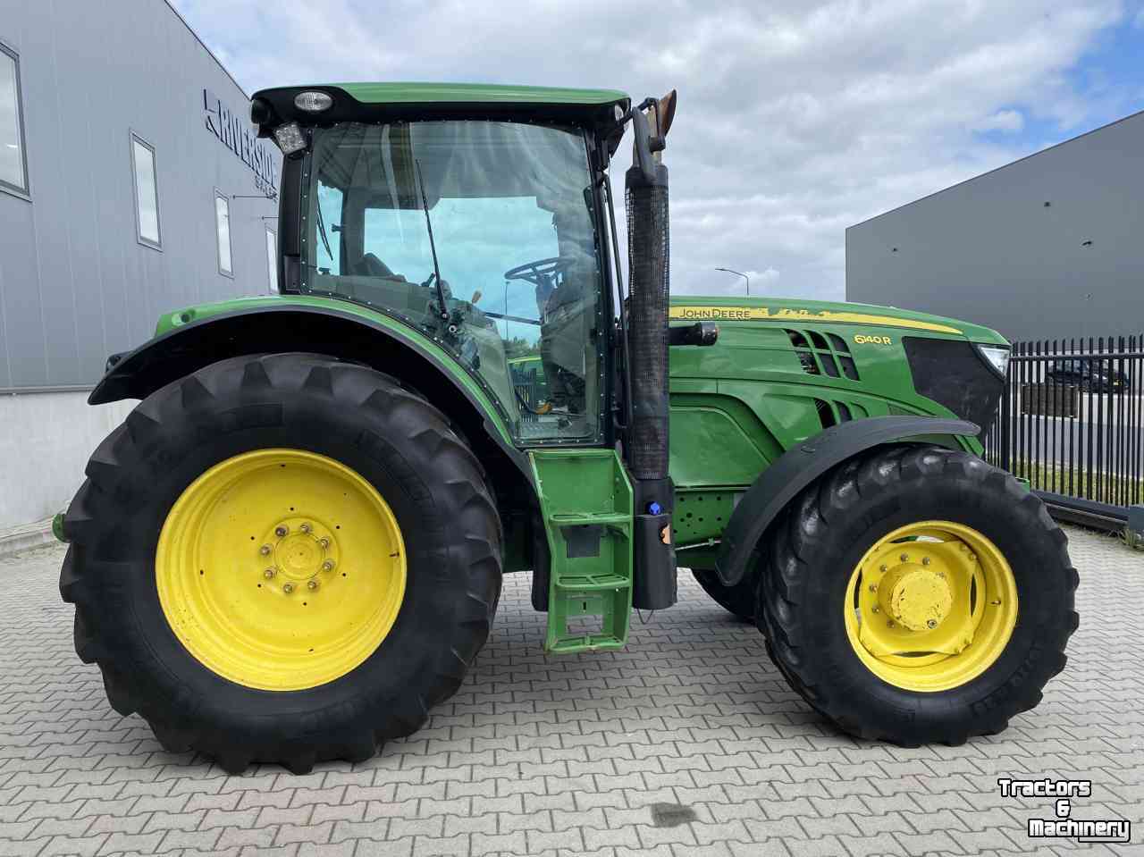 Schlepper / Traktor John Deere 6140R