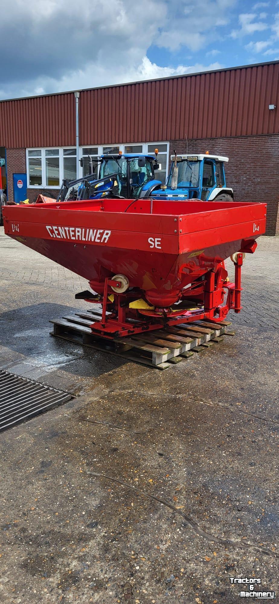 Düngerstreuer Lely SE Centermatic met centronic strooicomputer
