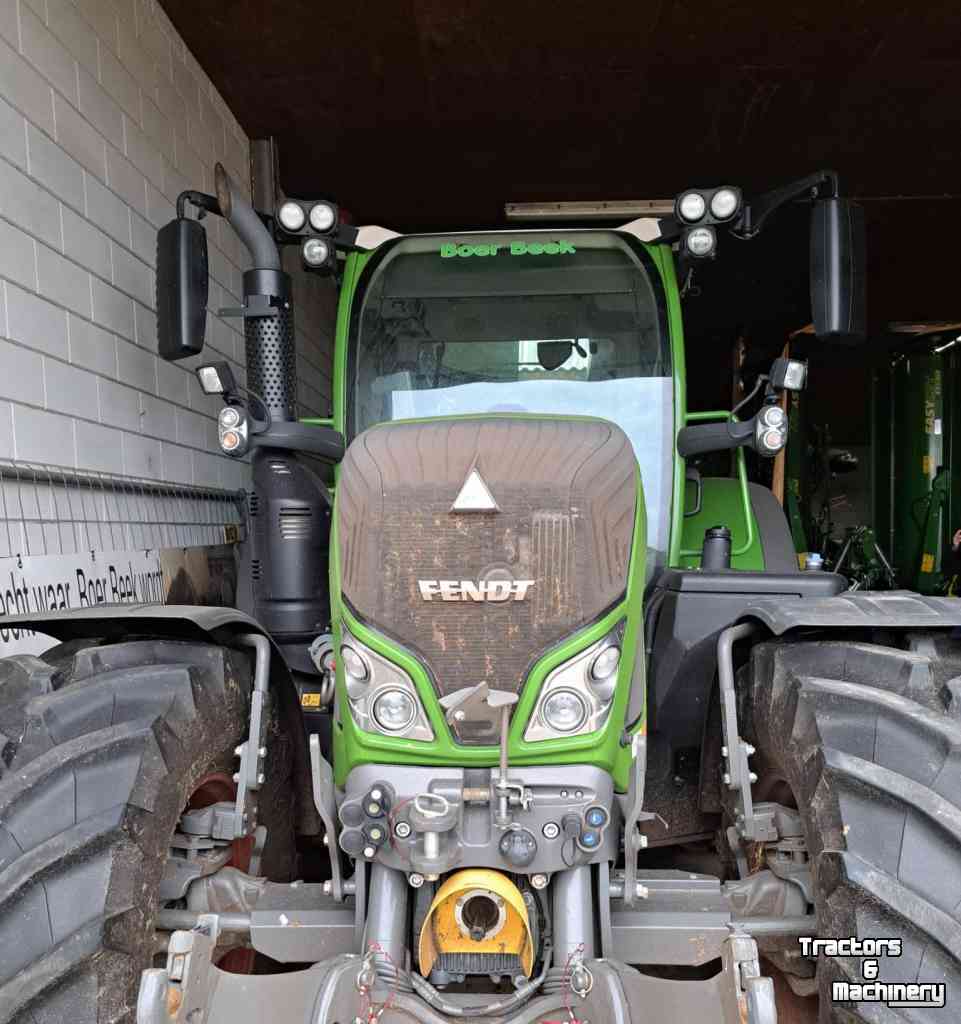 Schlepper / Traktoren Fendt 724 S4 ProfiPlus