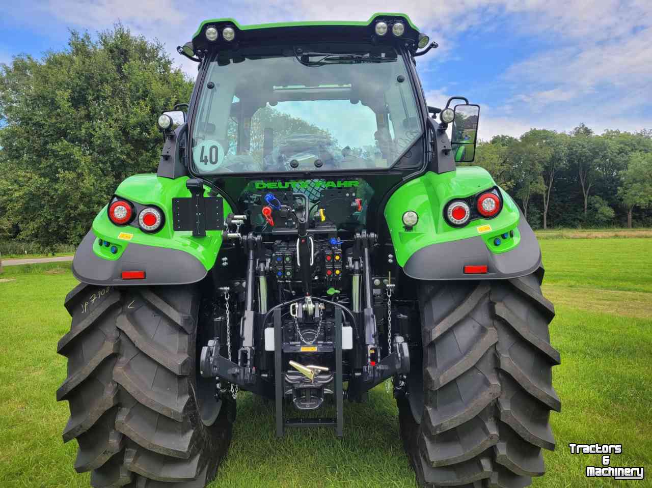 Schlepper / Traktoren Deutz-Fahr Agrotron 6140.4 TTV