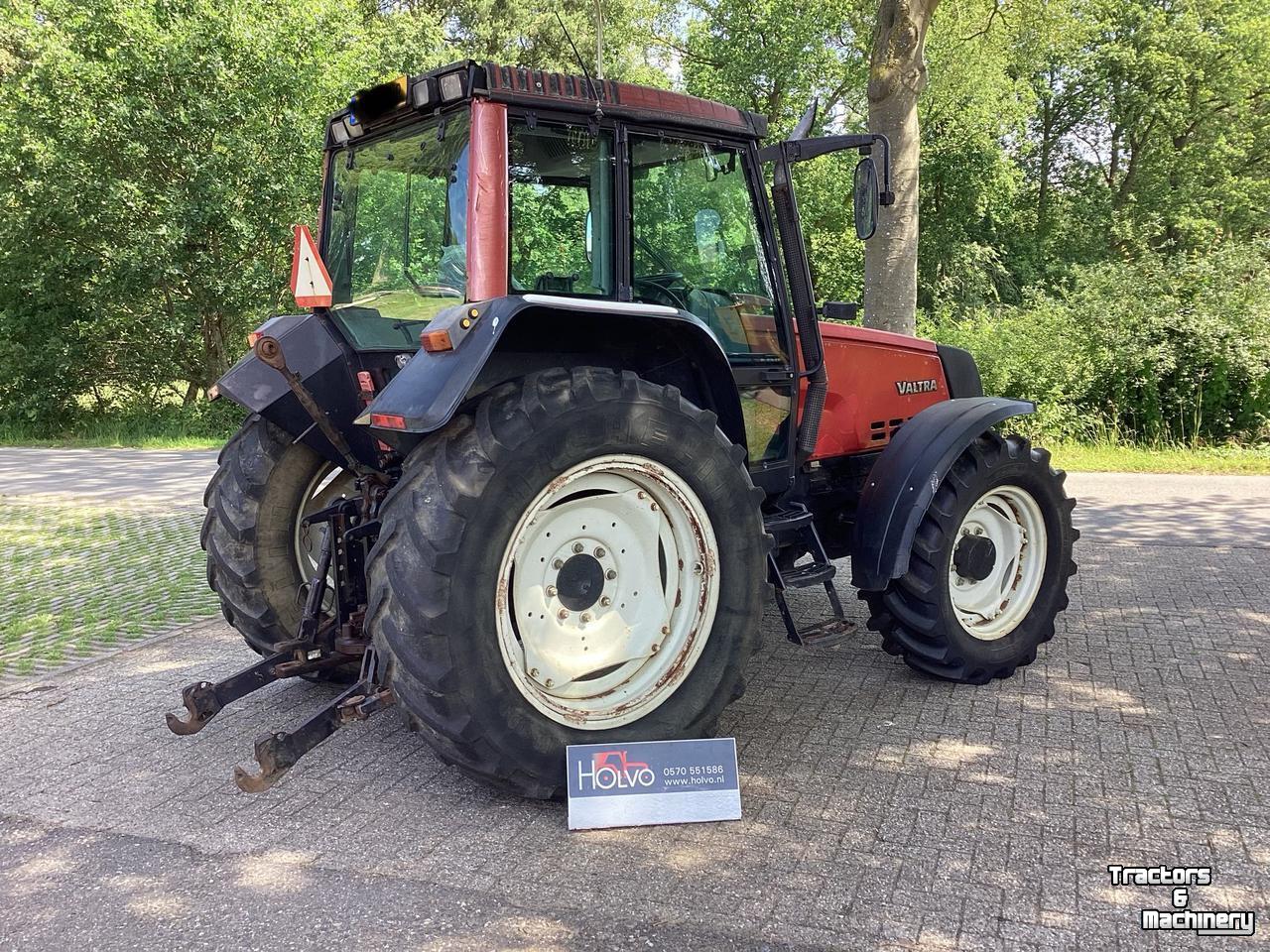 Schlepper / Traktor Valtra 6350