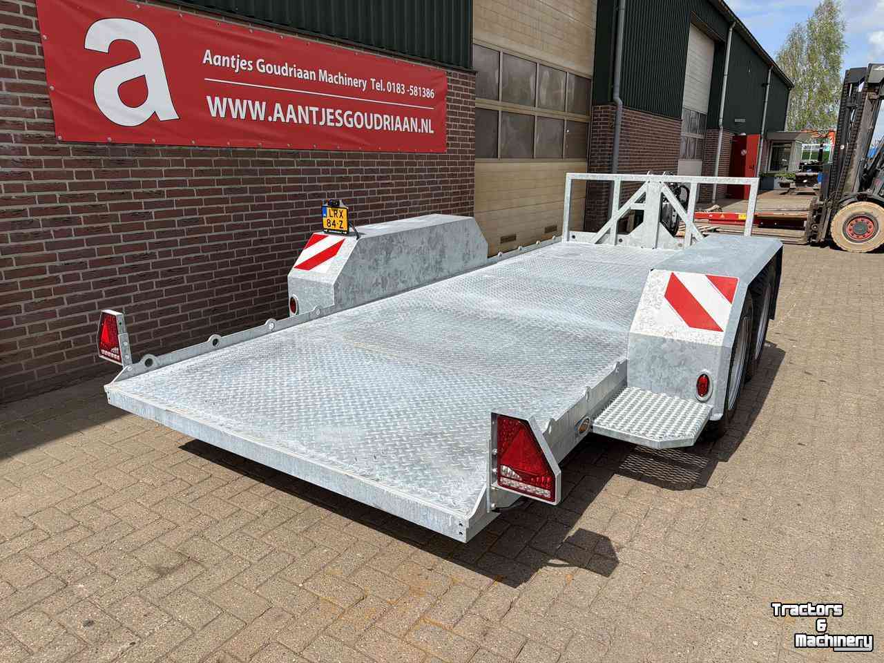 Tiefladeanhänger AGM Machinetransporter / Oprijwagen
