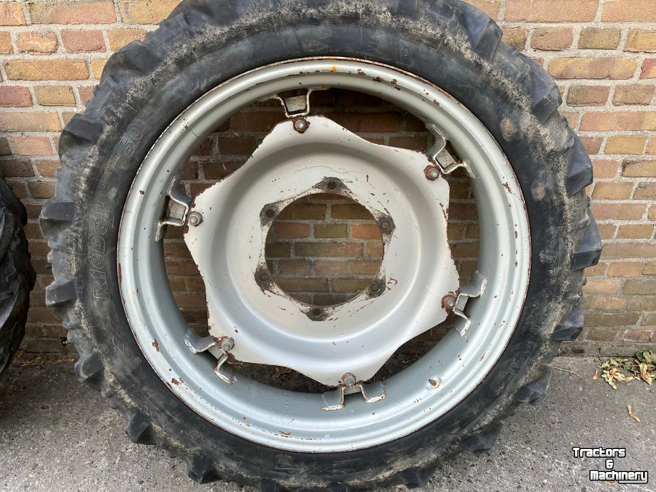 Räder, Reifen, Felgen & Distanzringe Kleber 9.5R32 EN 12.4R46