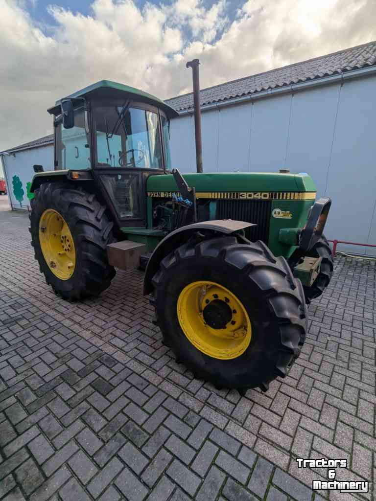 Schlepper / Traktor John Deere 3040