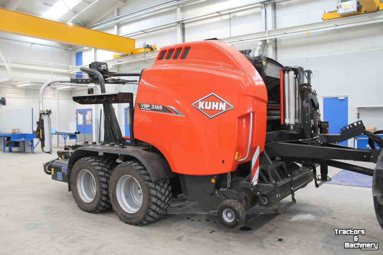 Pressen Kuhn VBP3165 variabele ronde balenpers/wikkelcombinatie Foliebinding 3D wikkelaar