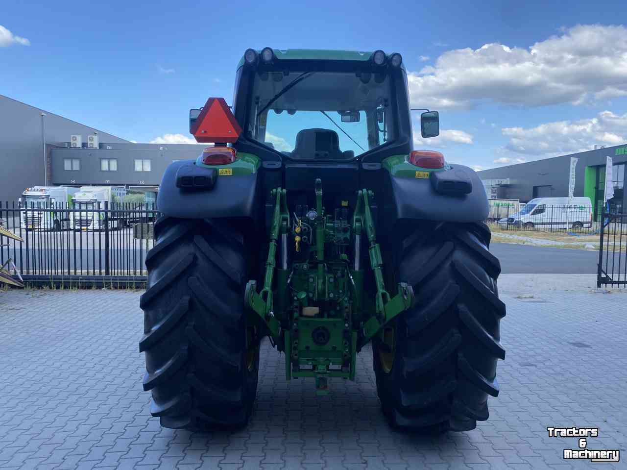 Schlepper / Traktor John Deere 6175M