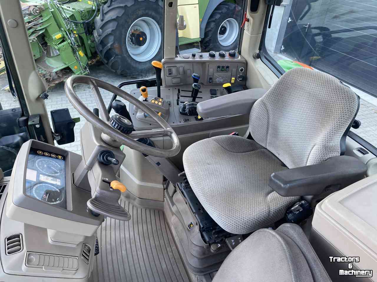 Schlepper / Traktor John Deere 6175M