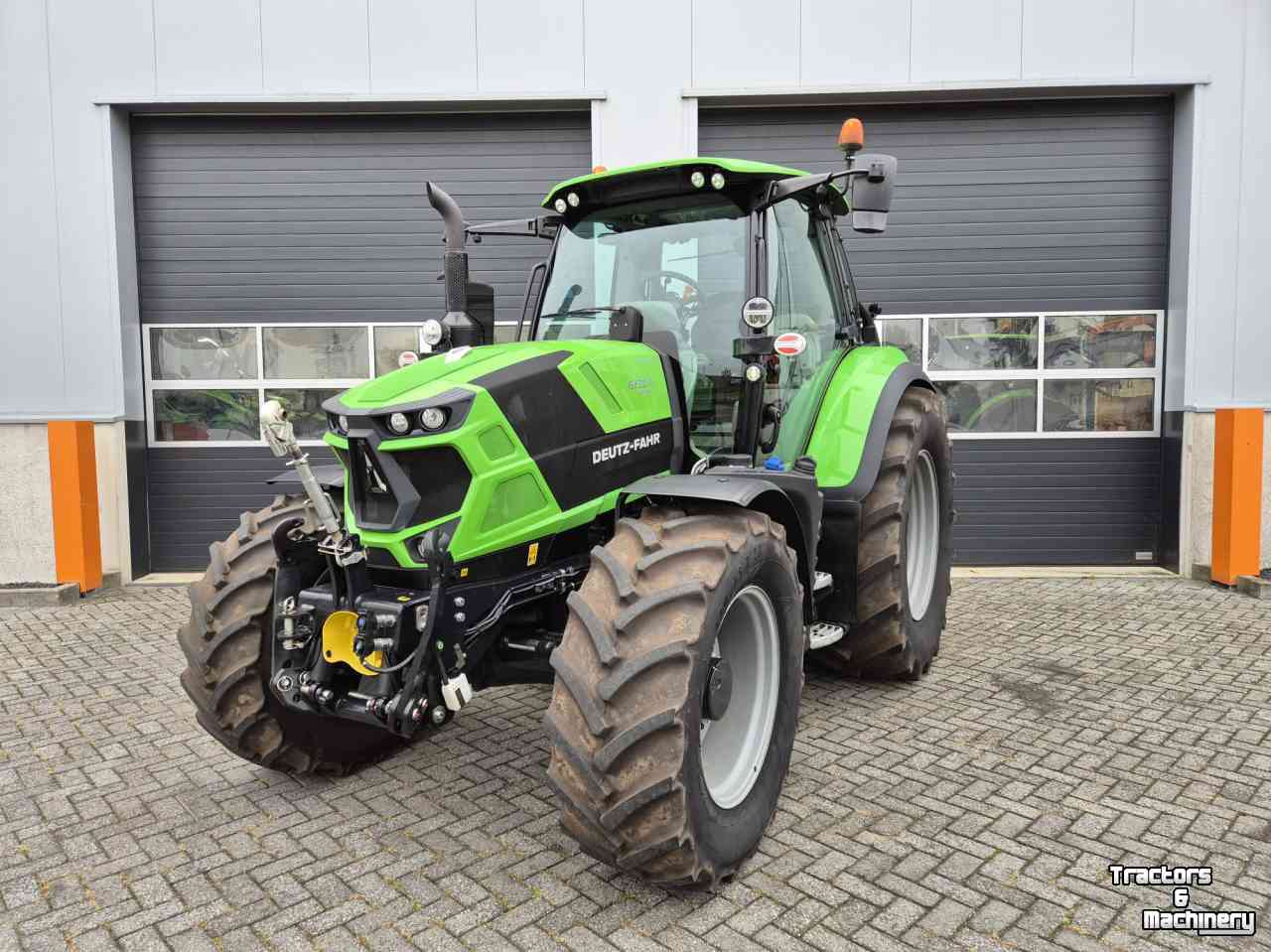 Schlepper / Traktor Deutz-Fahr Agrotron 6130.4 RV-Shift