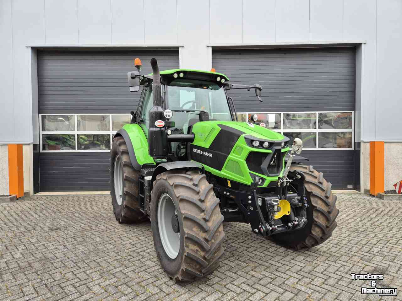 Schlepper / Traktor Deutz-Fahr Agrotron 6130.4 RV-Shift