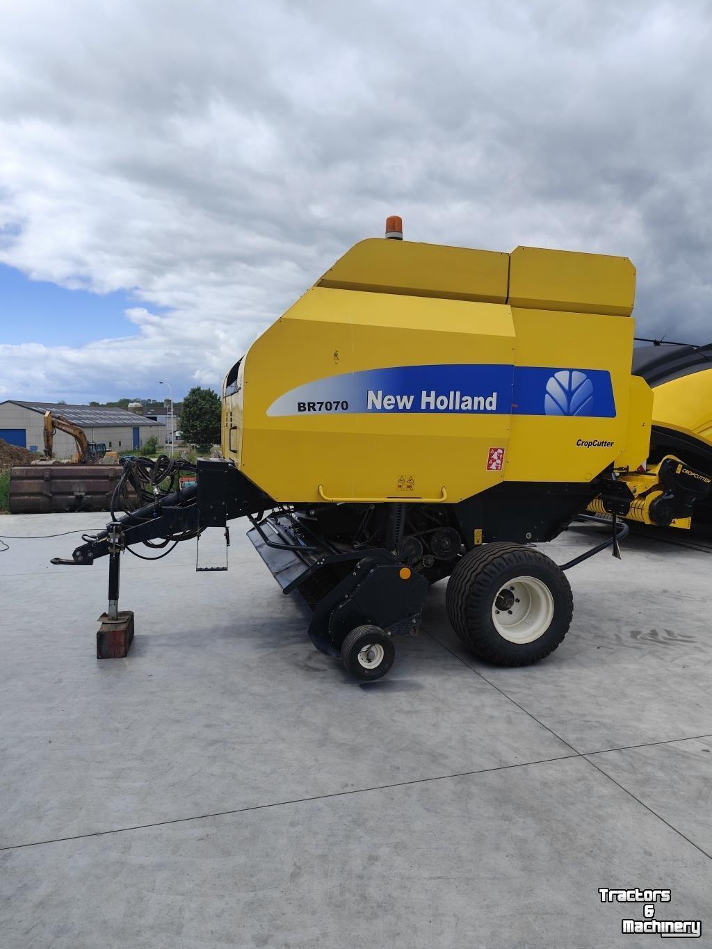 Pressen New Holland BR 7070 Cropcutter