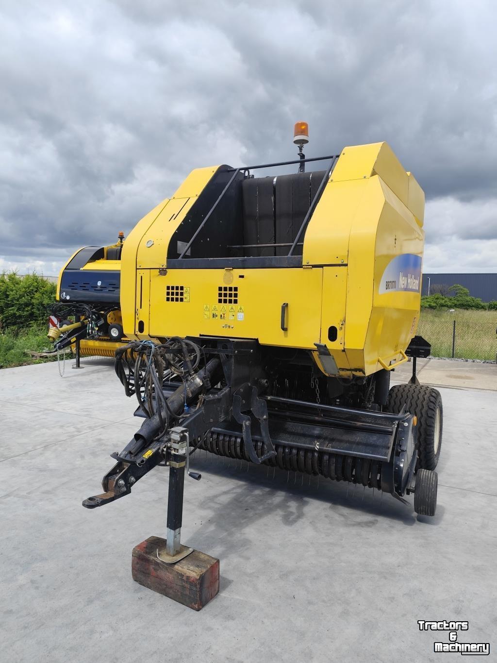 Pressen New Holland BR 7070 Cropcutter