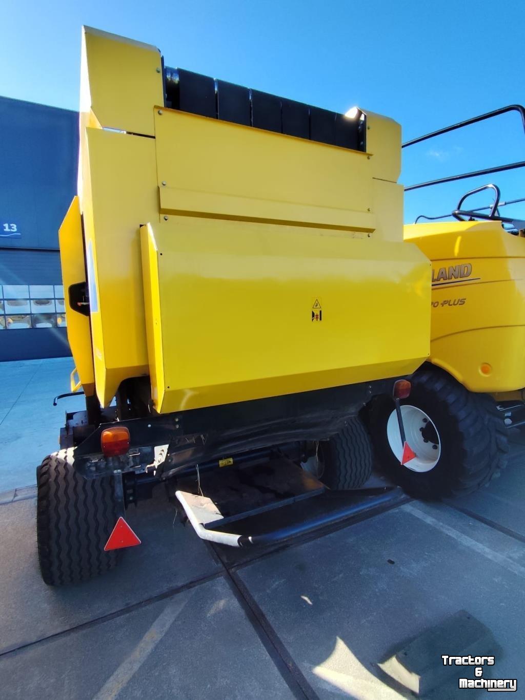 Pressen New Holland BR 7070 Cropcutter