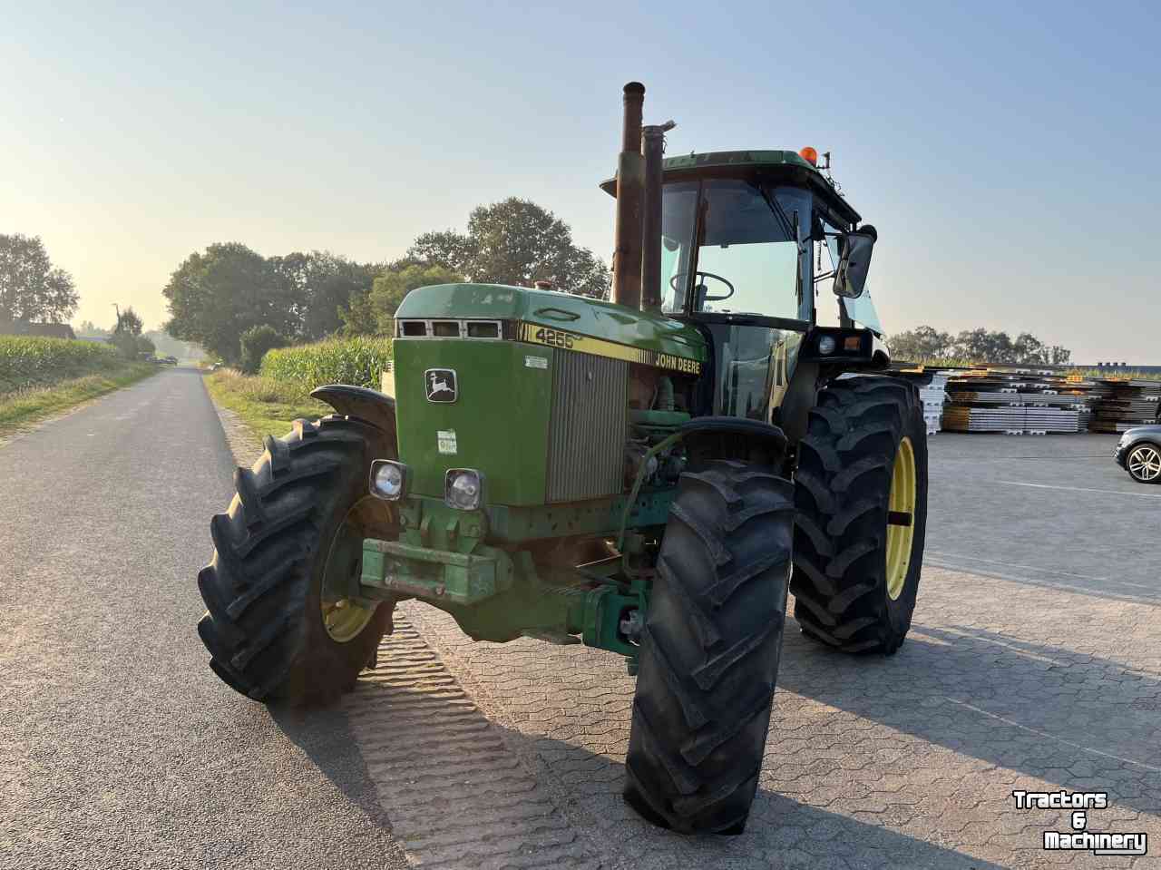 Schlepper / Traktor John Deere 4255