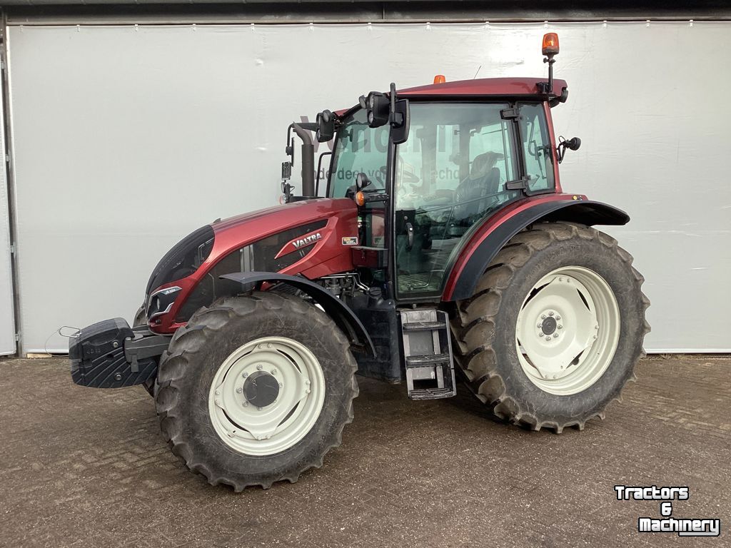 Schlepper / Traktor Valtra A105MH4