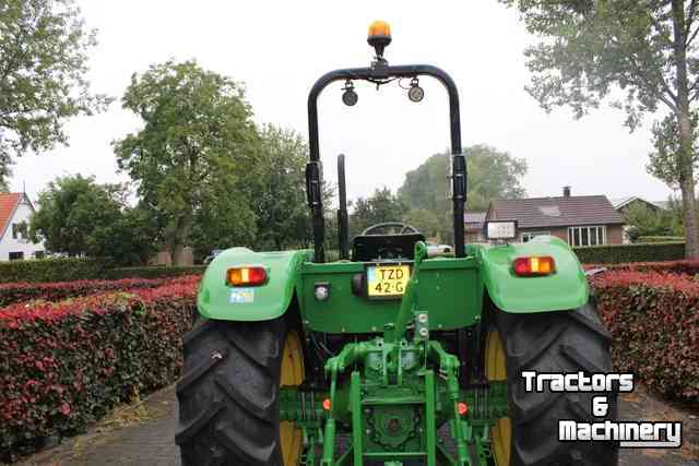 Schlepper / Traktor John Deere 5065E 4WD