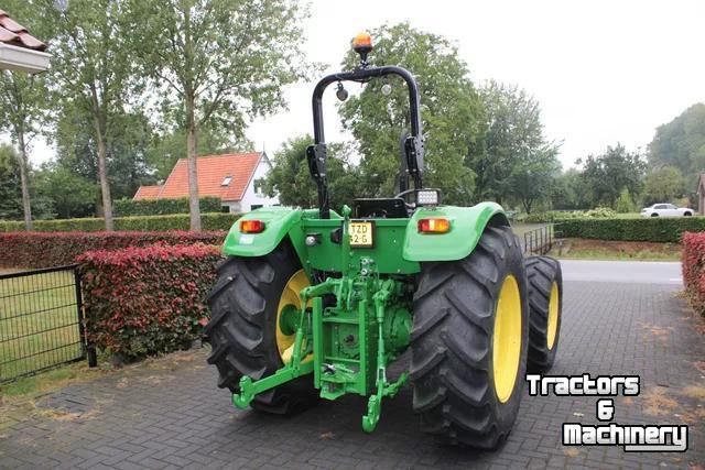 Schlepper / Traktor John Deere 5065E 4wd