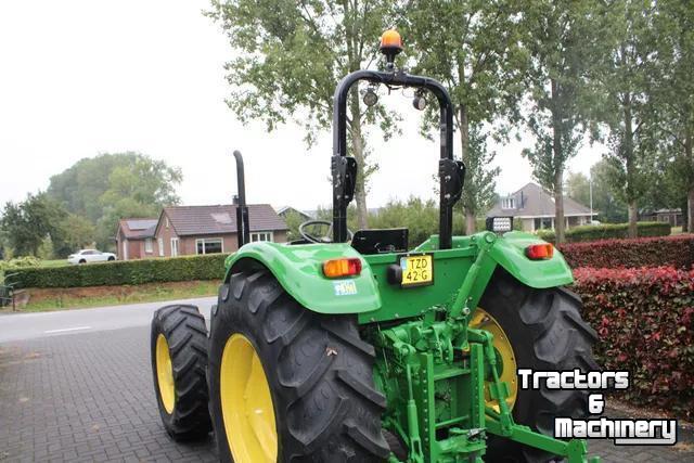 Schlepper / Traktor John Deere 5065E 4wd
