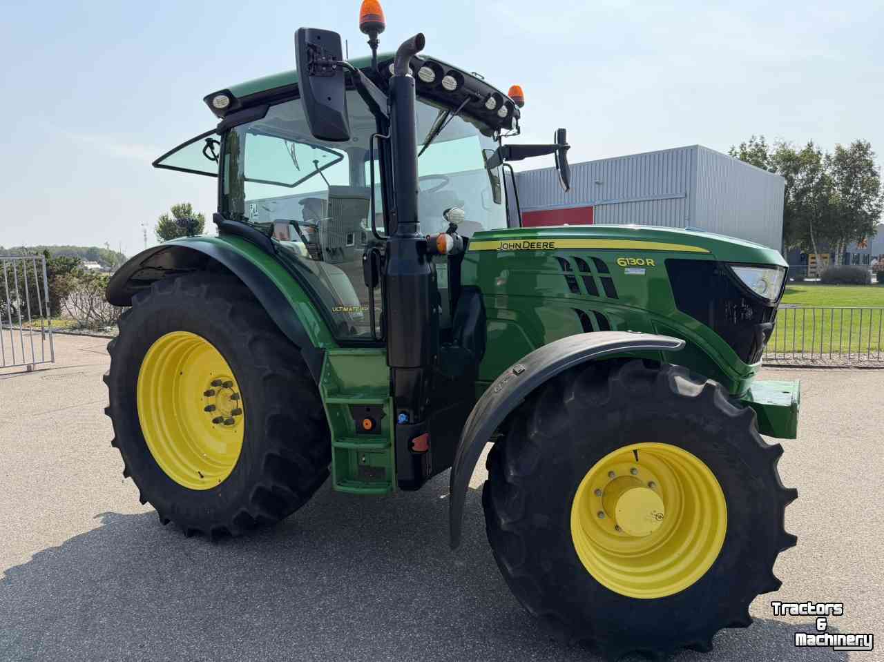 Schlepper / Traktor John Deere 6130R 50 KM Command pro