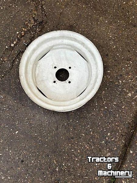 Räder, Reifen, Felgen & Distanzringe Renault Renault voorvelg - 5.5x18