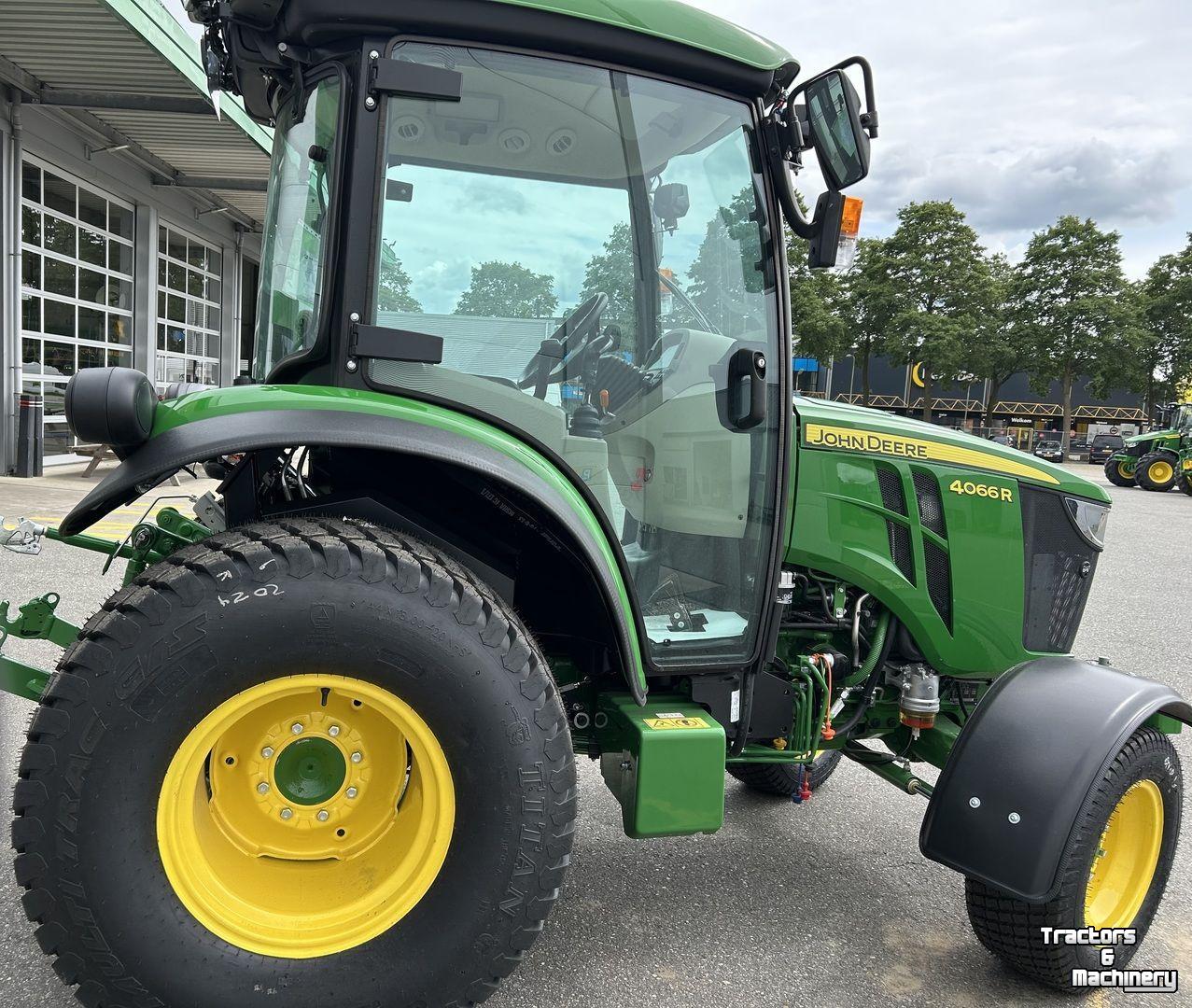 Obsttraktor John Deere 4066R