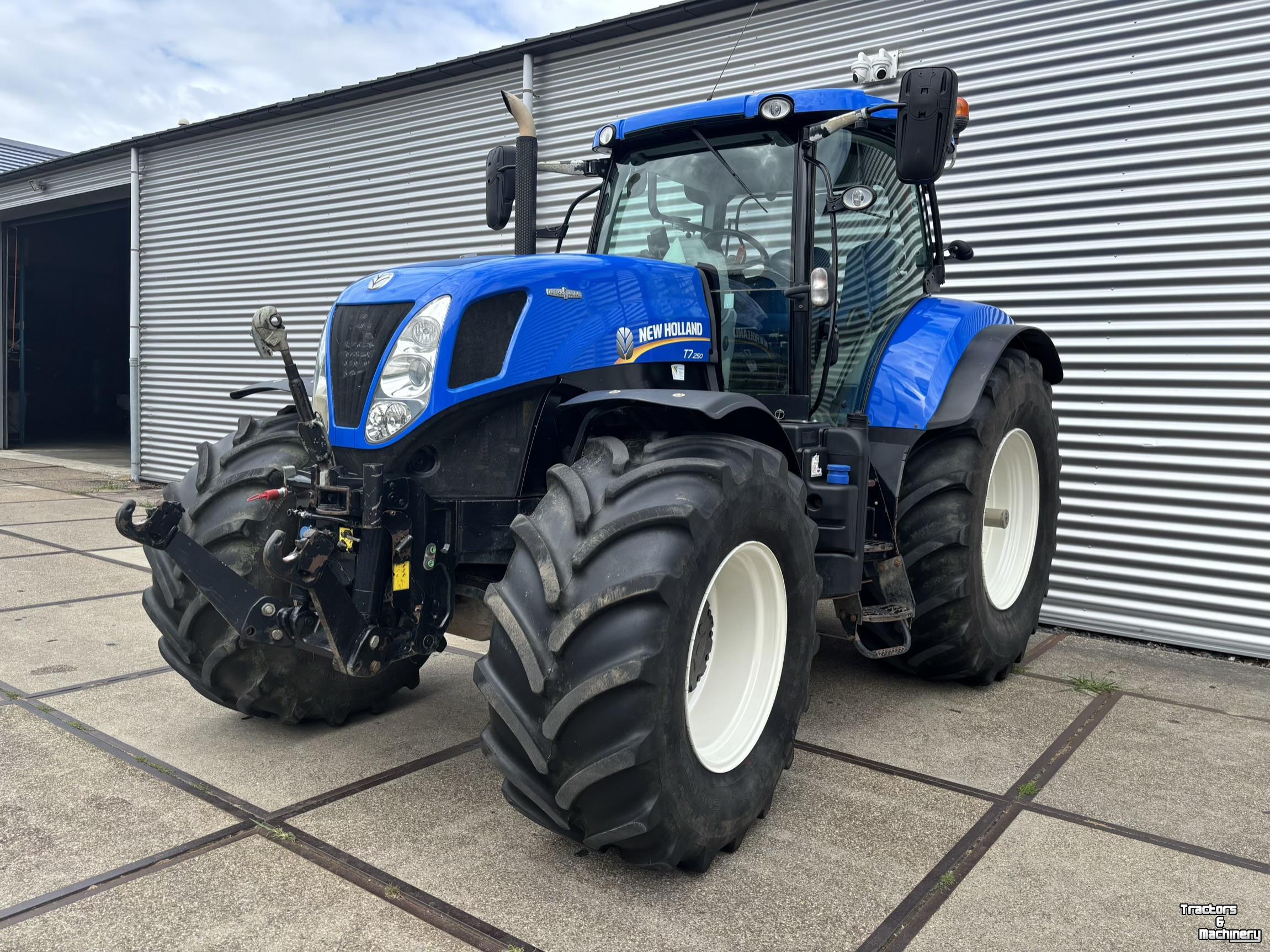 Schlepper / Traktor New Holland T7.250 Auto Command