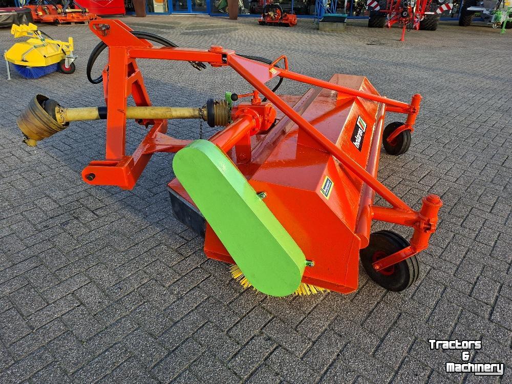 Kehrmaschine Holaras VEEGMACHINE