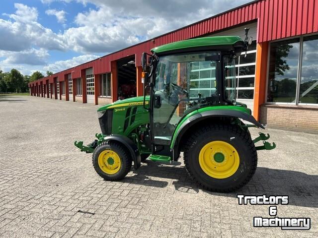 Obsttraktor John Deere 3046R