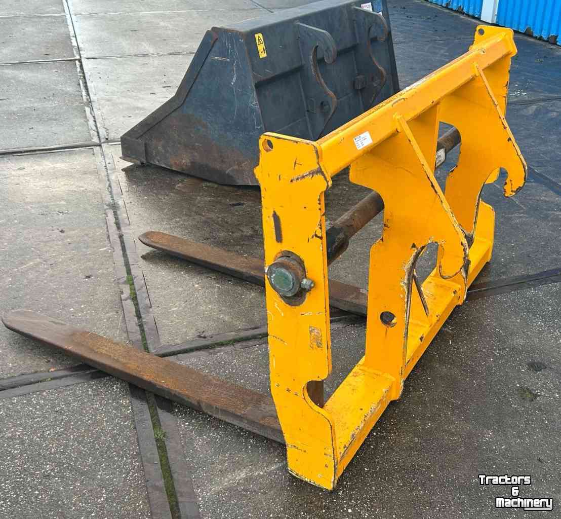 Palettengabeln JCB Palletvorken met compact tool carrier