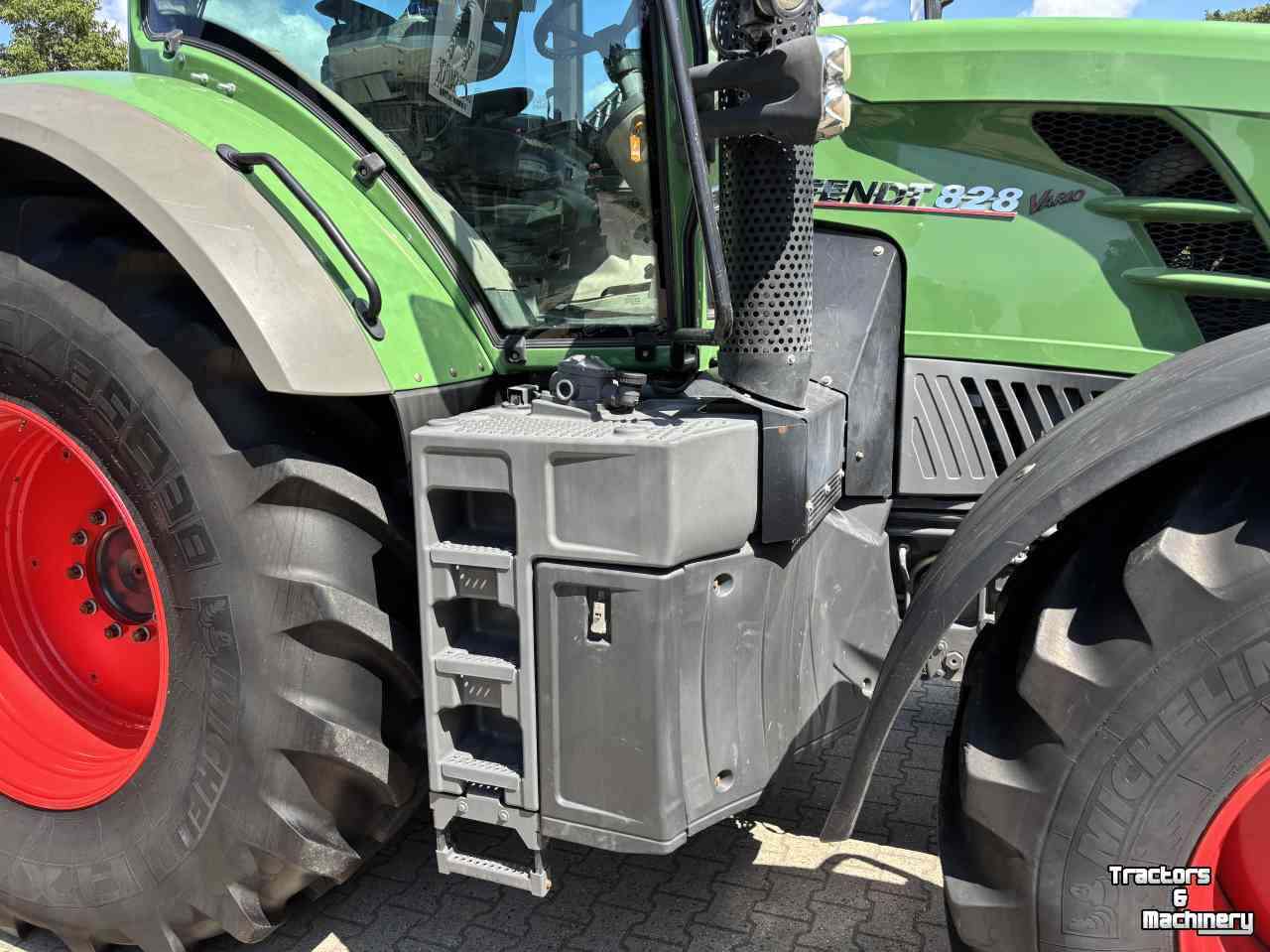 Schlepper / Traktor Fendt 828 SCR Profi Plus