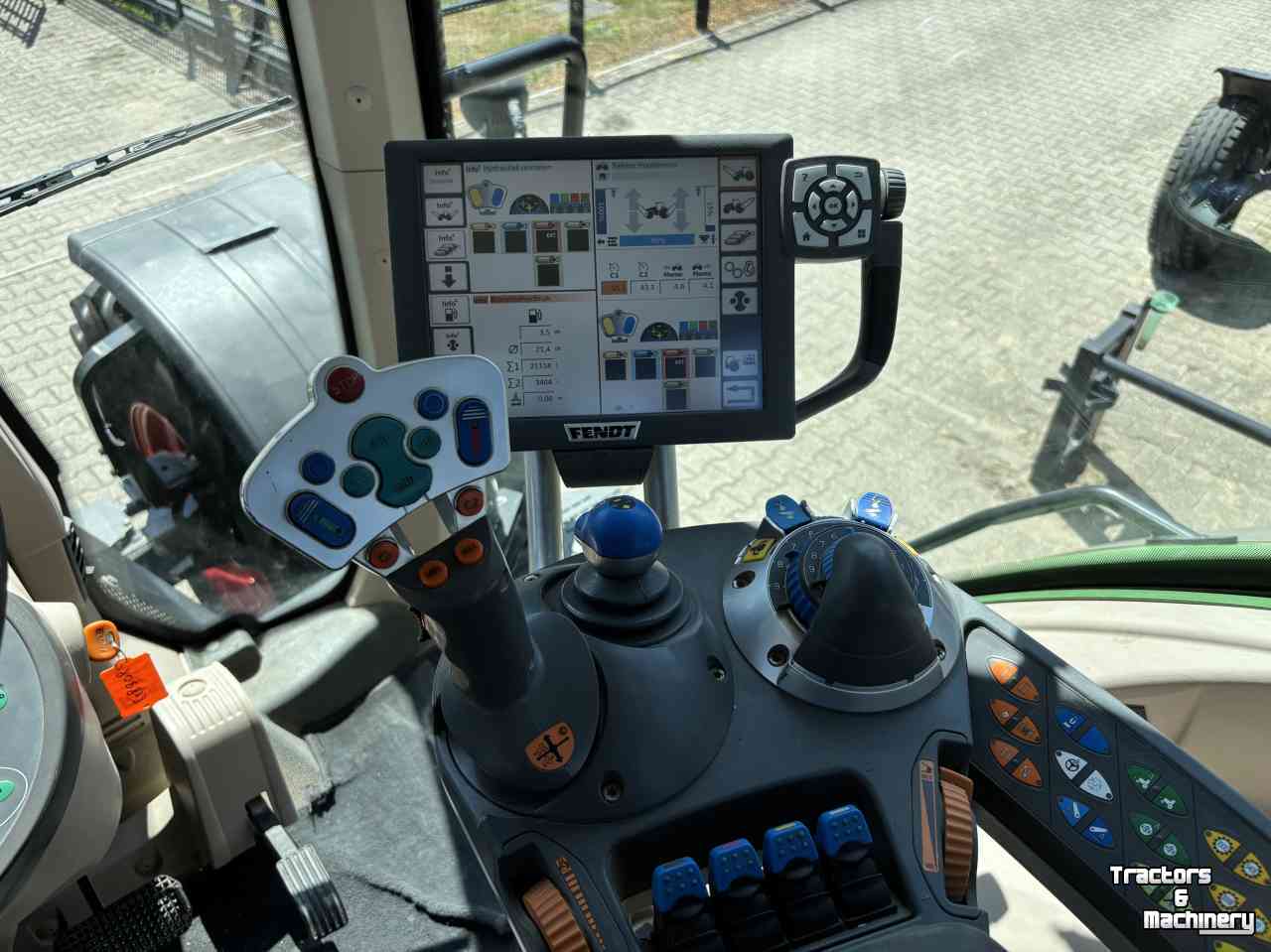 Schlepper / Traktor Fendt 828 SCR Profi Plus