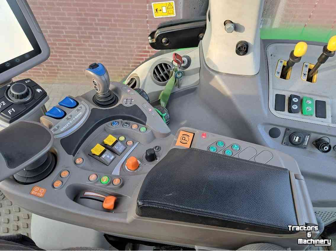 Schlepper / Traktor Deutz-Fahr 6215 TTV