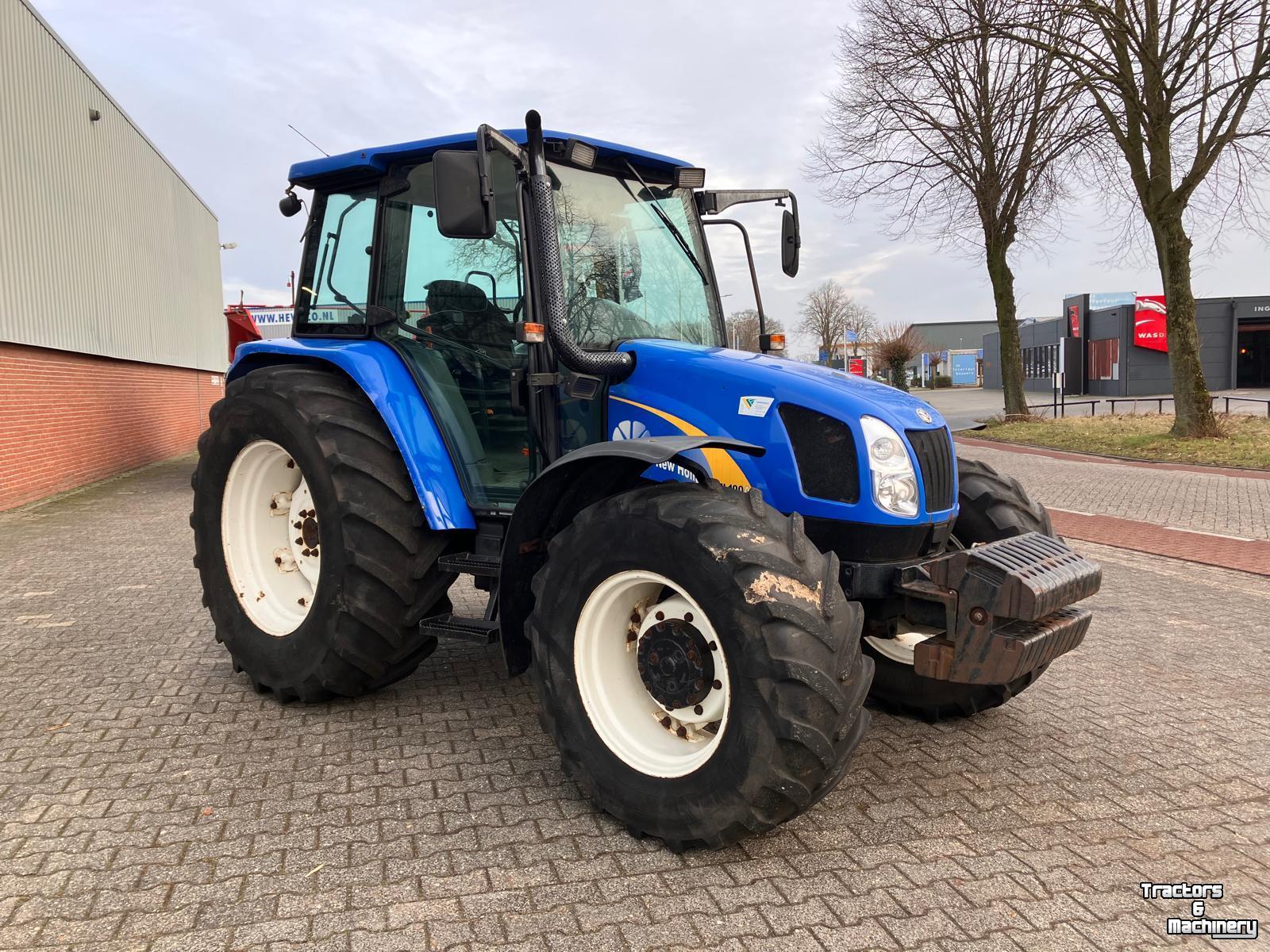 Schlepper / Traktor New Holland 100A