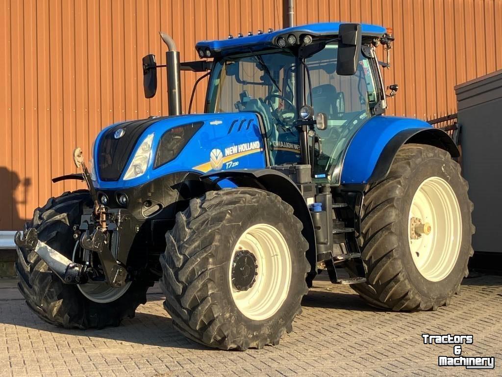 Schlepper / Traktor New Holland T 7.230