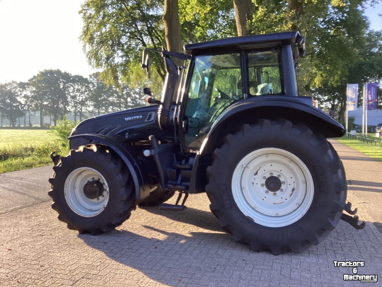 Schlepper / Traktor Valtra T162e