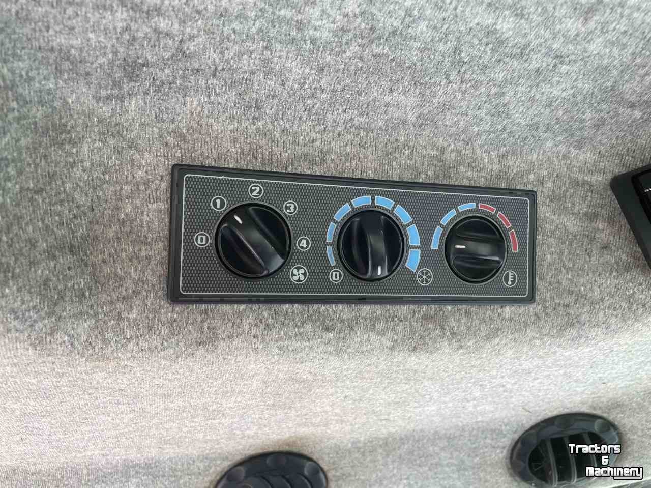 Schlepper / Traktor Massey Ferguson 5650 DYNA4 AIRCO TRIMA FRONTLDR.