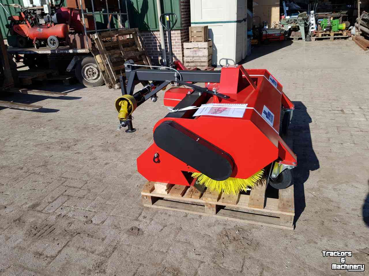 Kehrmaschine  Veegmachine 1.25 mtr aftakas aandrijving en  opvangbak