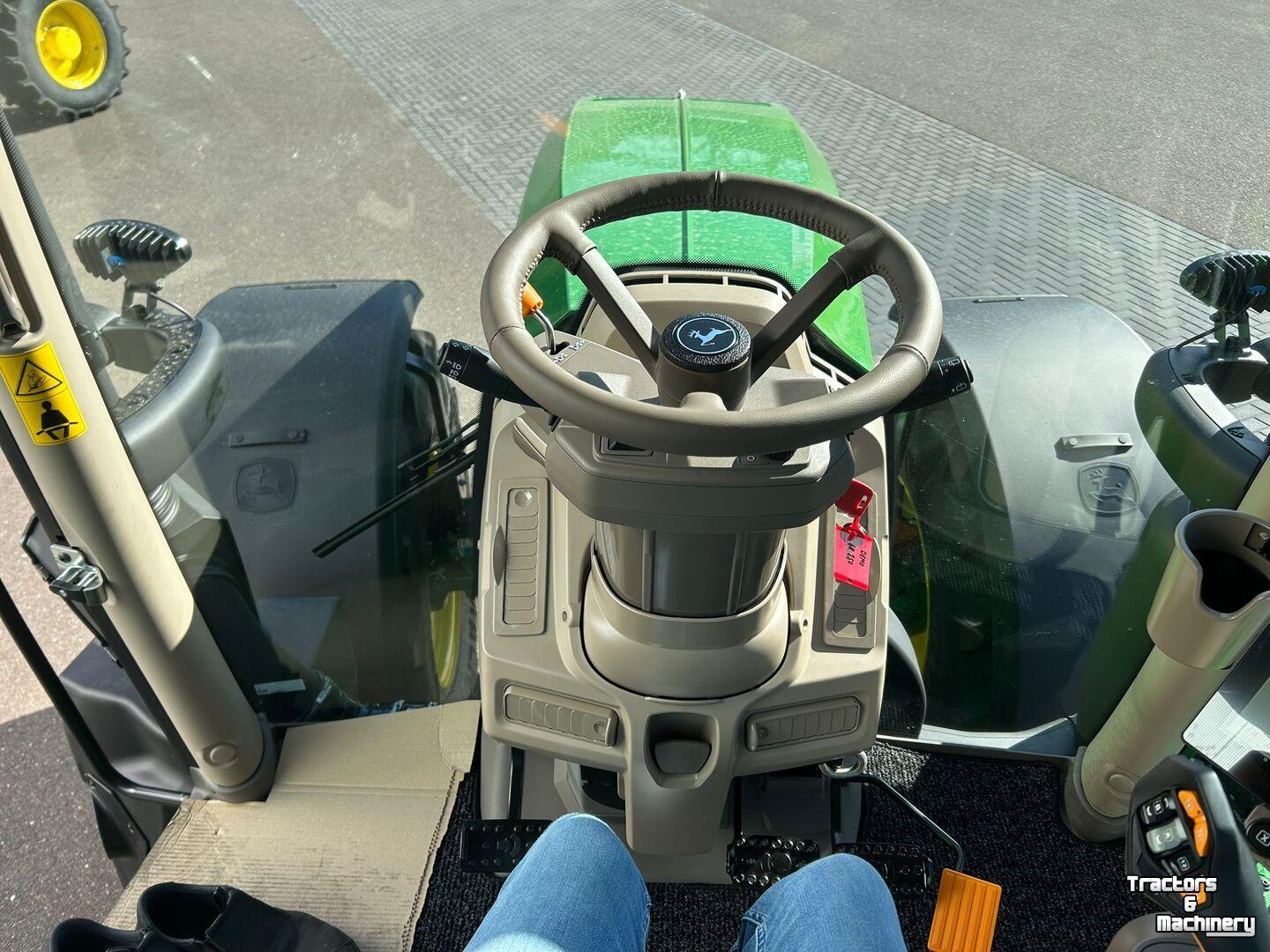 Schlepper / Traktor John Deere 6R 250