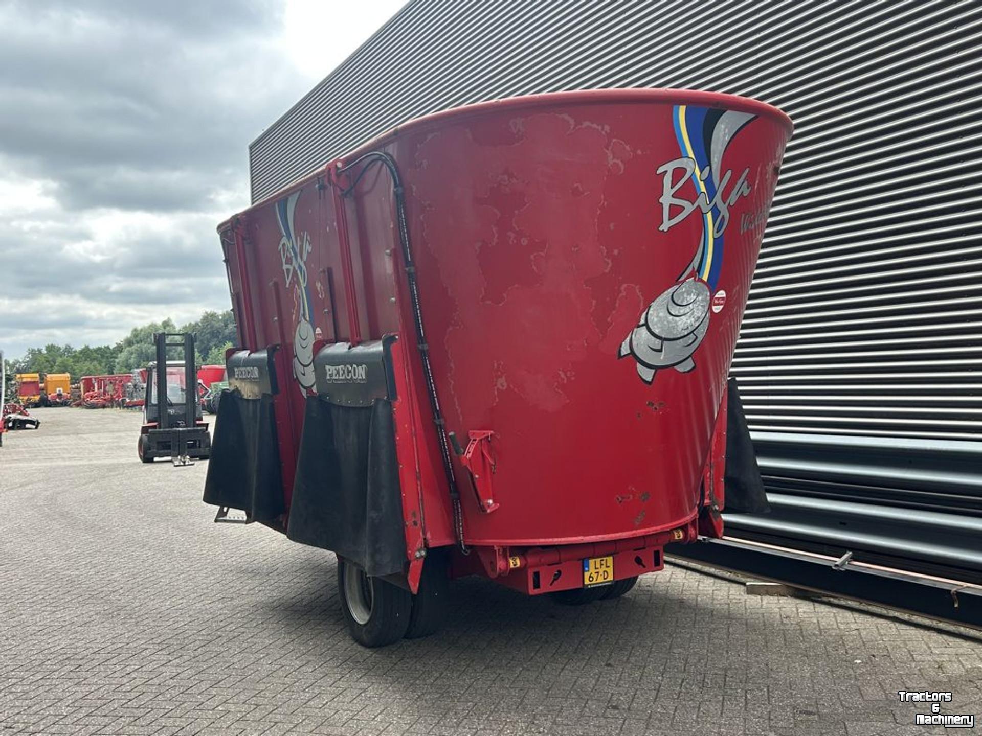 Futtermischwagen Vertikal Peecon VMW220