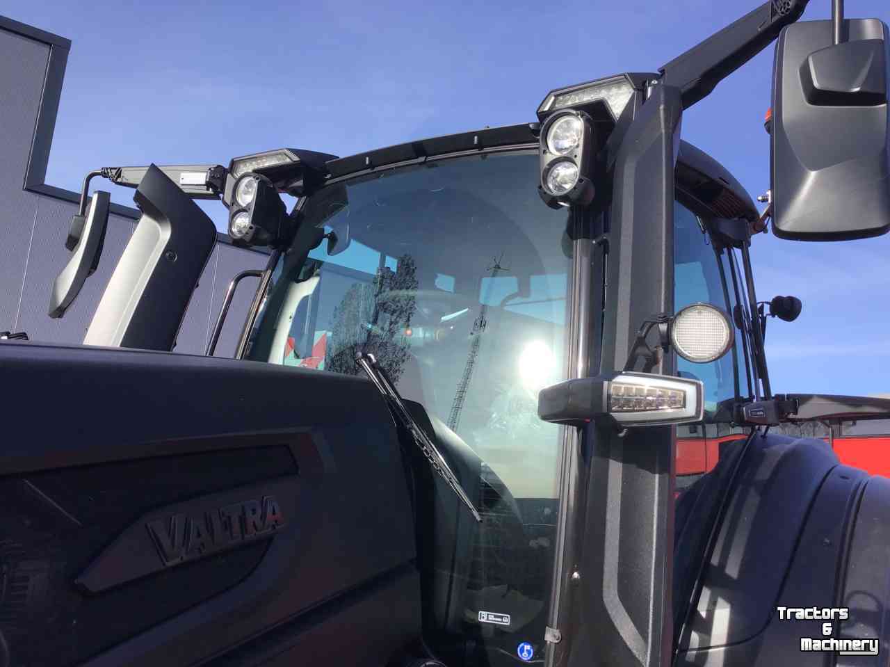 Schlepper / Traktoren Valtra Q305 twin trac