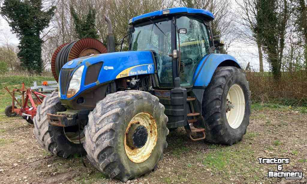 Schlepper / Traktoren New Holland T 7040 PC Tractor voor Onderdelen !