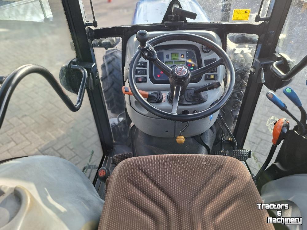 Obsttraktor New Holland T4.105N