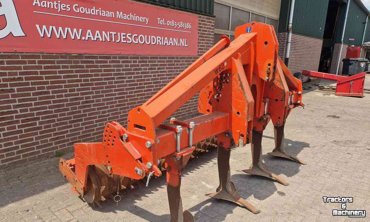 Tiefenlockerer Kuhn Cultisoil DC 301 Diepwoeler