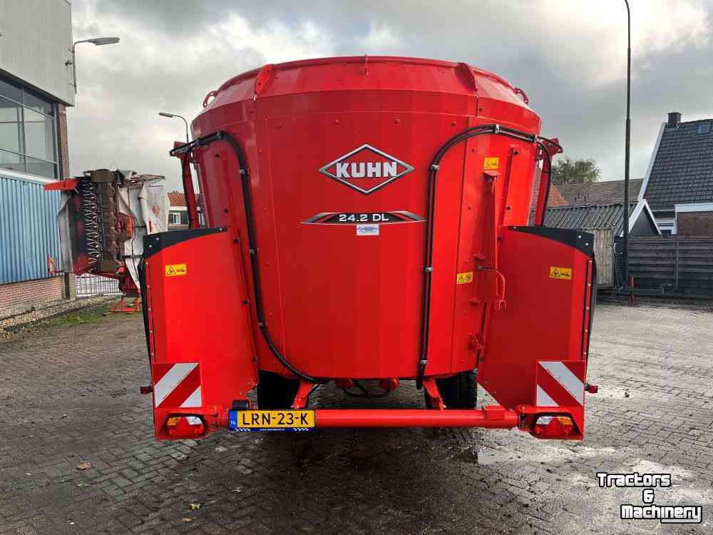 Futtermischwagen Vertikal Kuhn Profile 24.2 DL