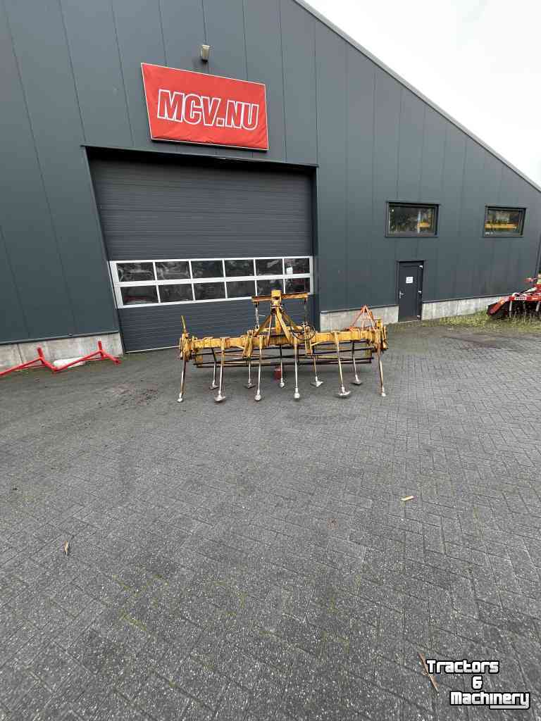 Grubber Rumptstad Cultivator