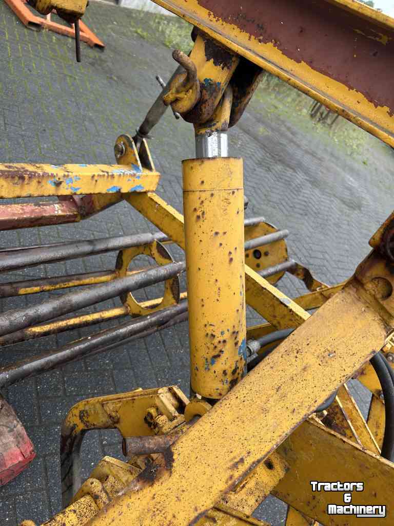 Grubber Rumptstad Cultivator