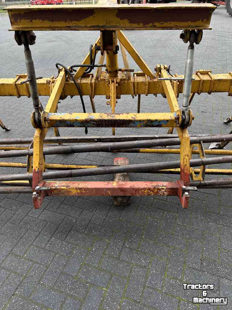 Grubber Rumptstad Cultivator